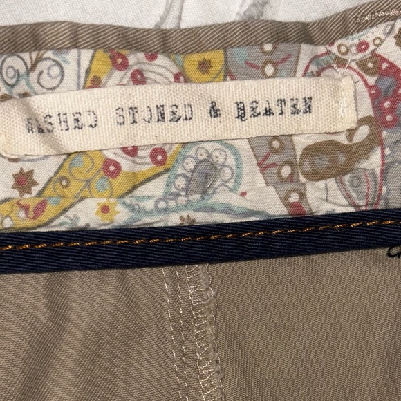 University of Alabama all over Elephant Embroidered Khaki shorts - Picture 3 of 8